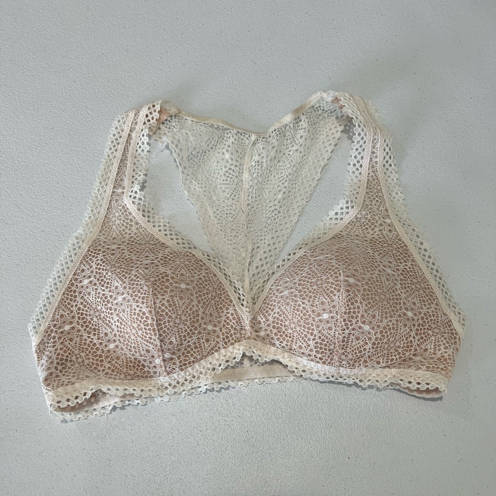 Victoria's Secret Lace Bralette in Cream and White M